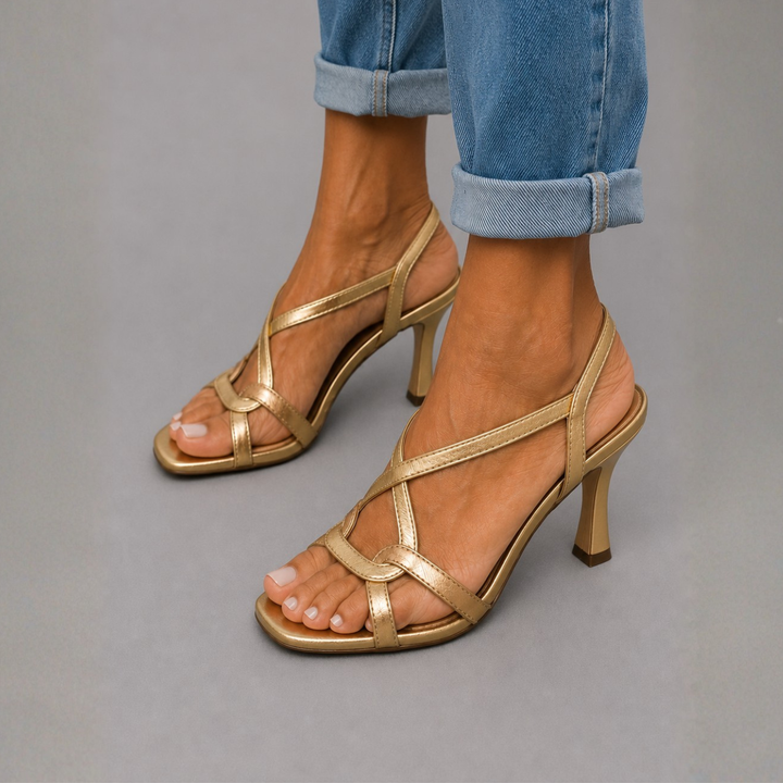 Soleil™ | Goldene Sandalen, Sommerlicher Charme