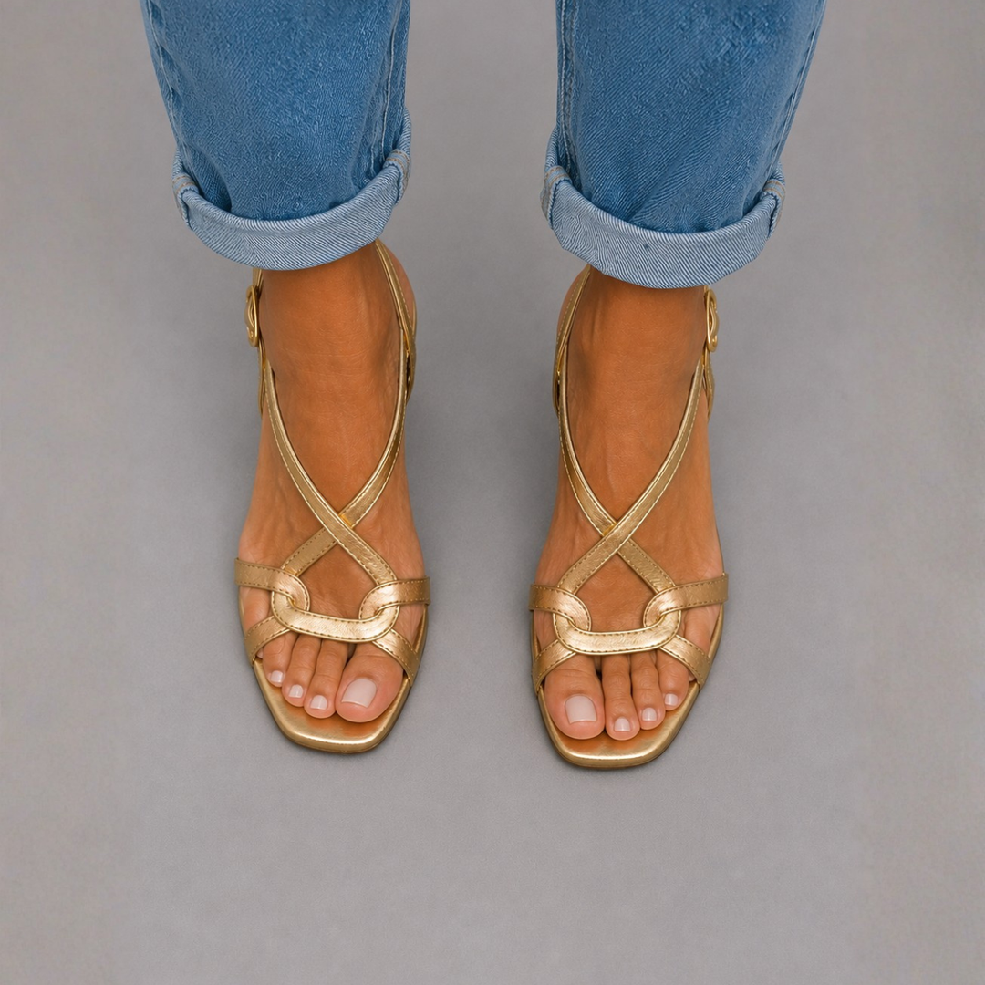 Soleil™ | Goldene Sandalen, Sommerlicher Charme