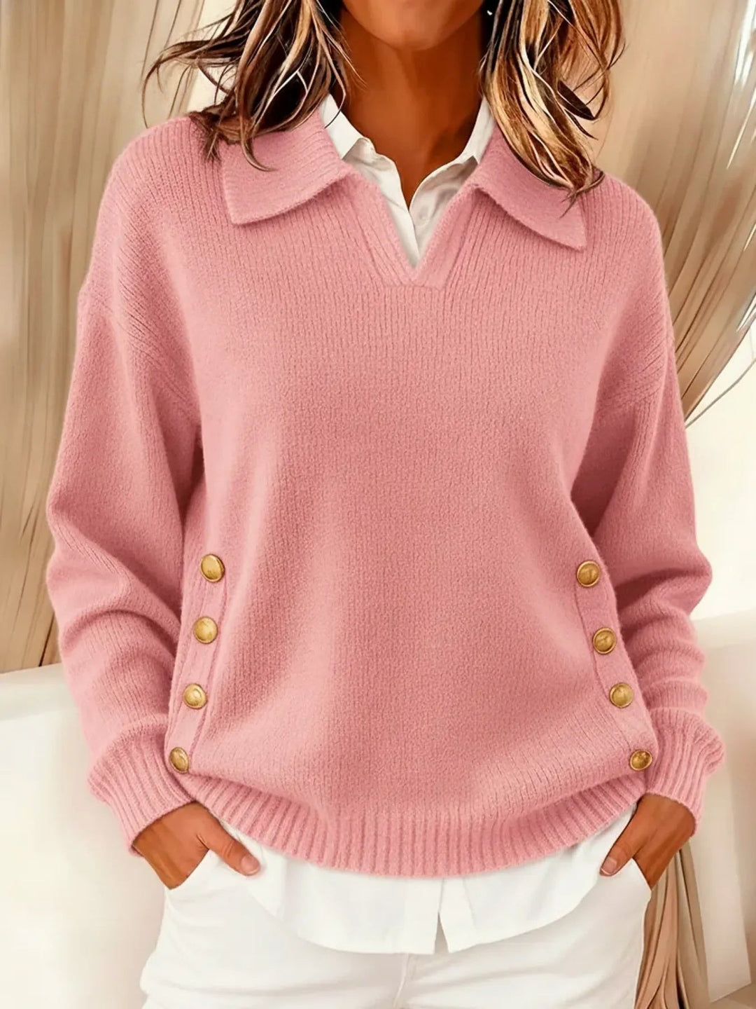 Roswitha | Pullover mit Polokragen und goldfarbenen Knöpfen