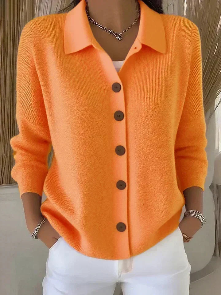 Ursula | Strickjacke mit Schalkragen und Knöpfen