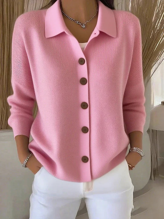 Ursula | Strickjacke mit Schalkragen und Knöpfen