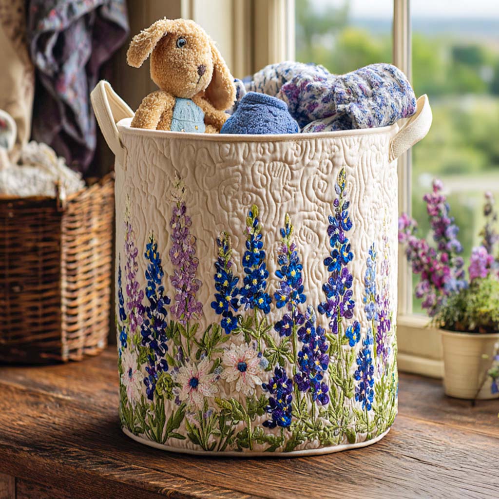 Gepolsterter Korb mit einer Wiese voller Wildblumen