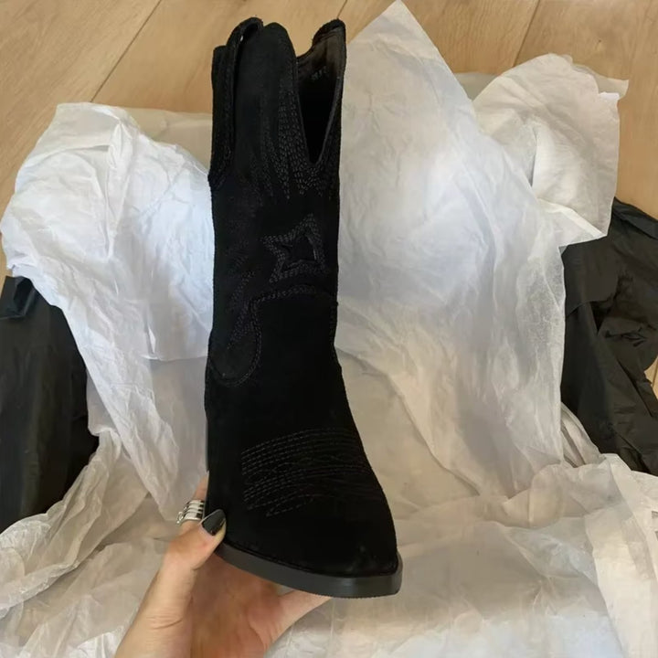 Charlotte | Stiefel Damen Bestickte Wildleder Cowboystiefel Spitze Zehenpartie